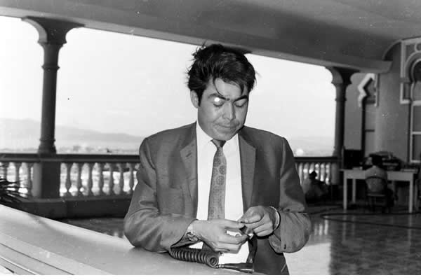 Felipe Hernández en la terraza de Casa Presidencial antes del terremoto de 1972. (Archivo Histórico de Nicolás López Maltez).